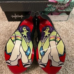 Taylor Says platform heels with bottom detail, women’s size 6